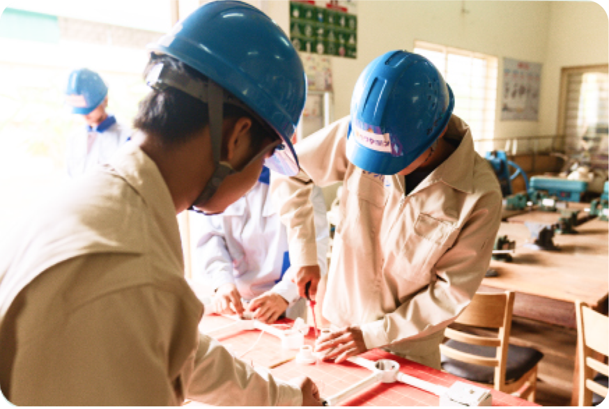 職業訓練校での制服着用風景2